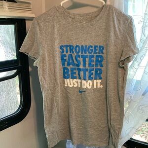 Nike t-shirt in great condition!
